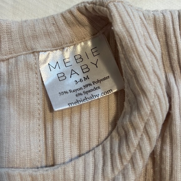 2 Dresses - Picture 7 of 7